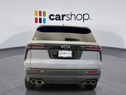 Used 2024 Chevrolet Traverse LS FWD image 4