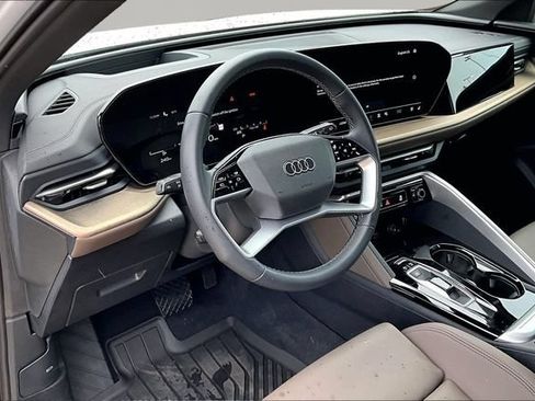 Certified 2025 Audi Q5 Premium AWD/4WD image 13