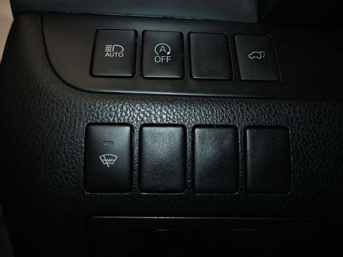 Used 2017 Toyota Highlander XLE AWD/4WD image 19