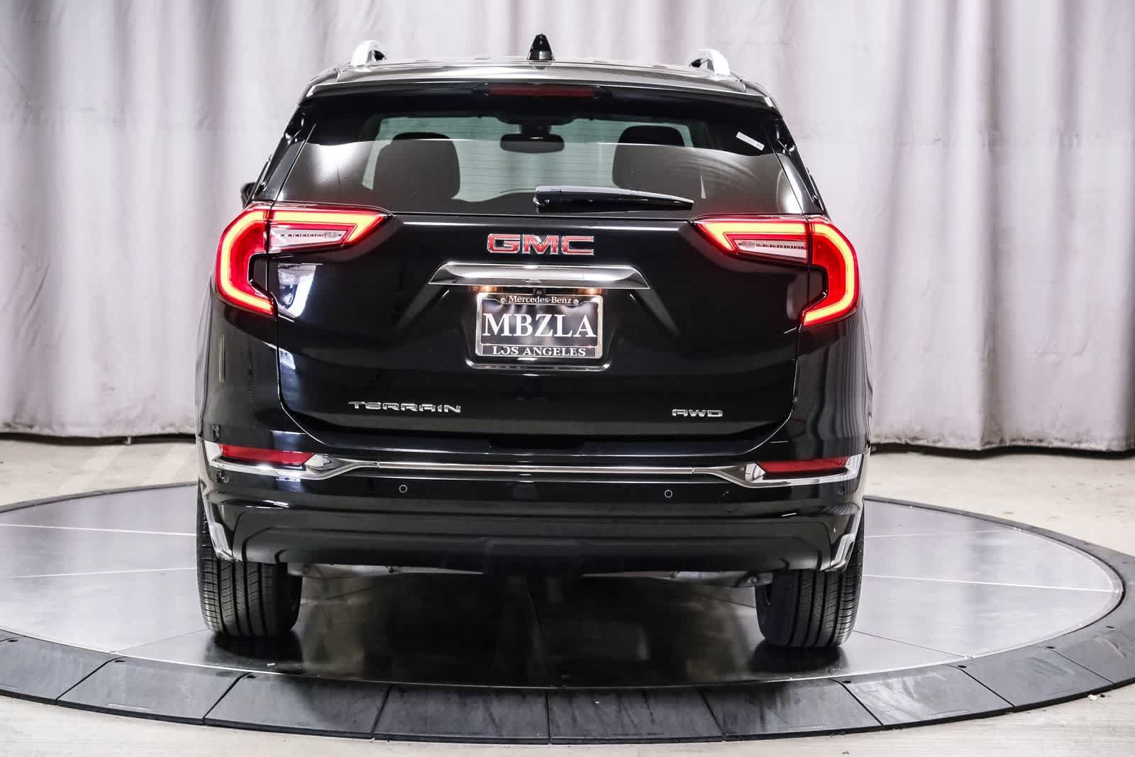 Used 2022 GMC Terrain Denali AWD/4WD image 3