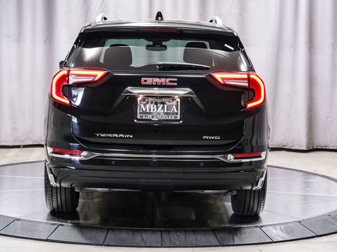Used 2022 GMC Terrain Denali AWD/4WD image 3