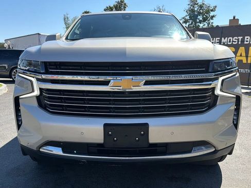Used 2021 Chevrolet Suburban LT w/ Luxury Package AWD/4WD image 10