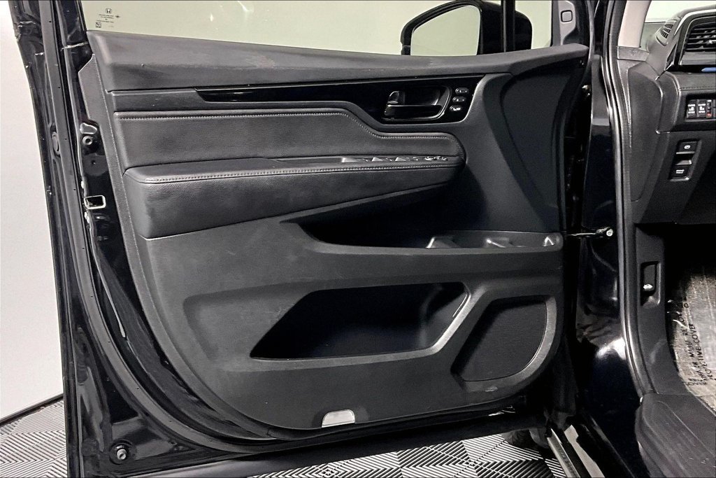 Used 2023 Honda Odyssey Elite image 23