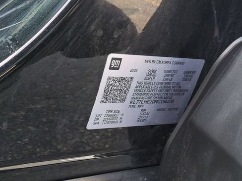 Used 2024 Chevrolet Trax LT w/ Sunroof Package FWD image 35