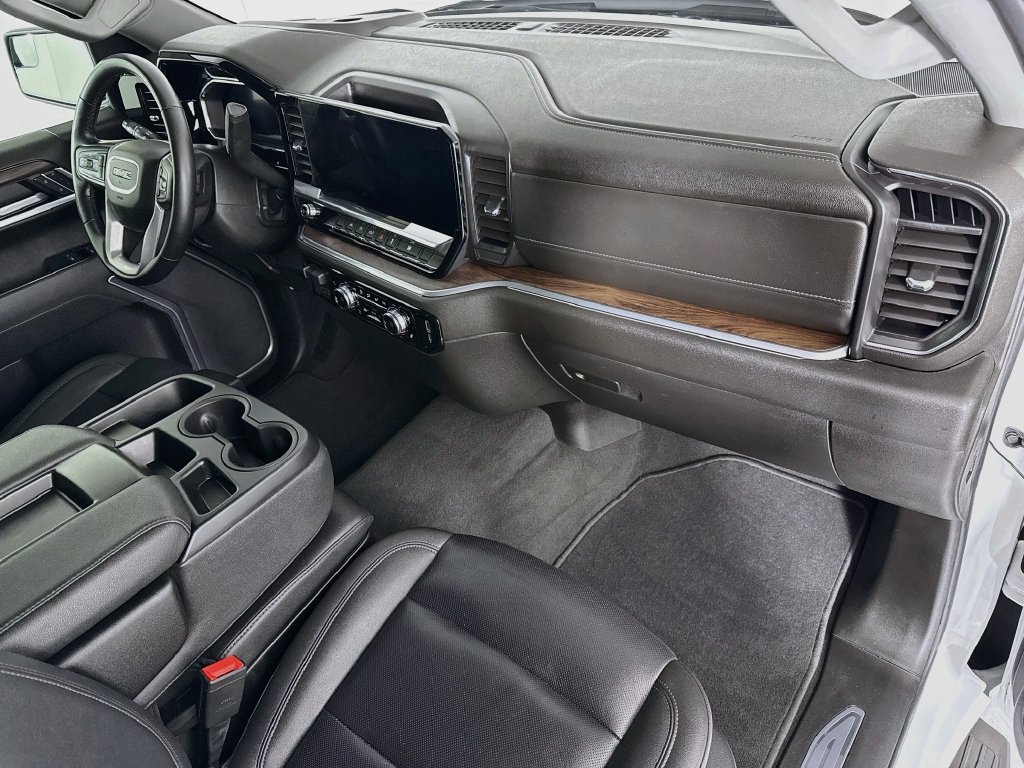 Used 2026 GMC Sierra 1500 SLT AWD/4WD image 17
