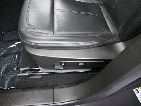 Used 2023 Alfa Romeo Stelvio Sprint image 16