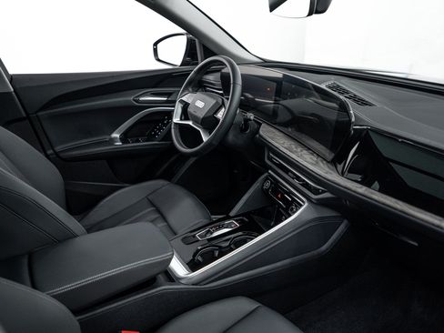 Used 2025 Audi Q5 Premium w/ Convenience Package AWD/4WD image 8