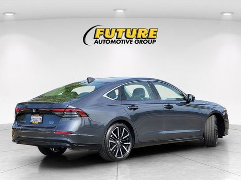 Used 2025 Honda Accord Touring image 4
