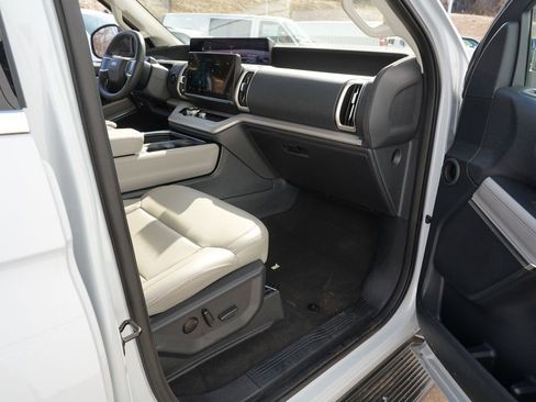 Used 2025 Ford Expedition Max Active image 28