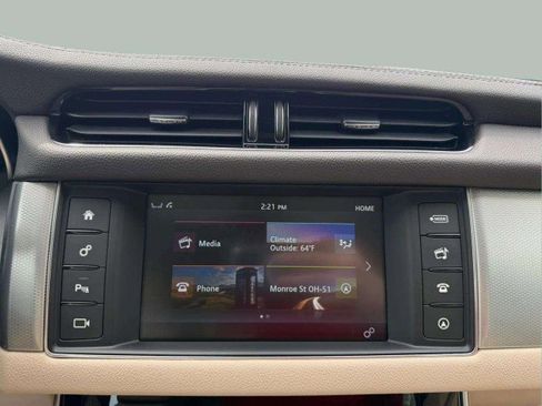 Used 2018 Jaguar XF Prestige AWD/4WD image 15