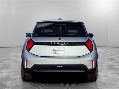 Certified 2025 MINI Cooper S image 4