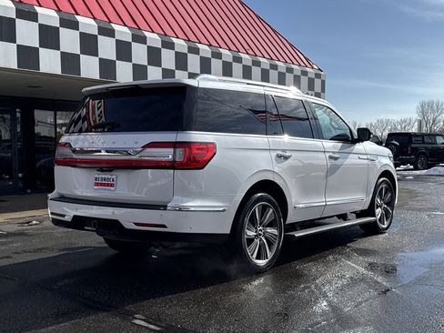 Used 2019 Lincoln Navigator Reserve image 10