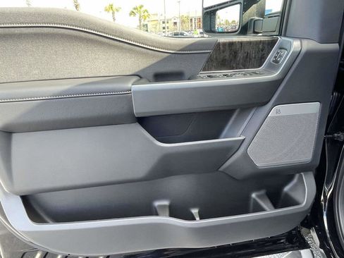 New 2026 Ford F250 Lariat w/ Chrome Package image 15