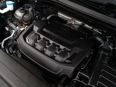 Used 2018 Volkswagen Tiguan SEL image 12