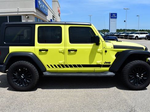 Used 2023 Jeep Wrangler Unlimited Sport AWD/4WD image 2