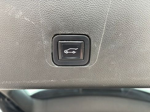 Used 2022 Chevrolet Traverse Premier w/ LPO, Floor Liner Package AWD/4WD image 40