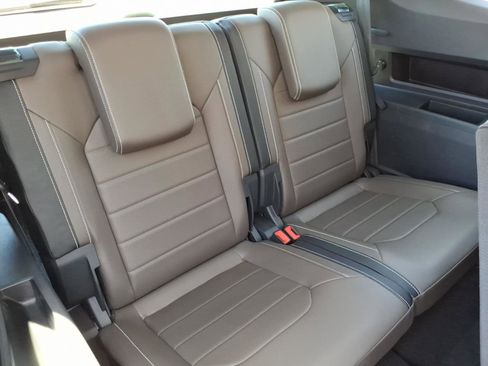 Certified 2025 Volkswagen Atlas SEL AWD/4WD image 15
