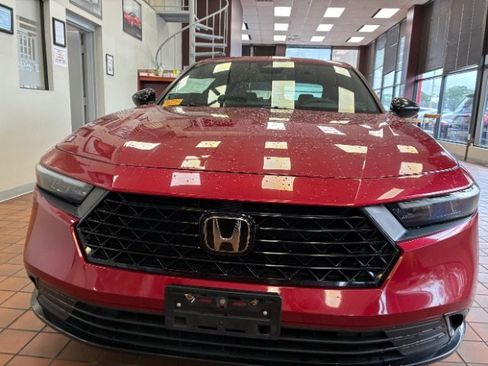 Used 2024 Honda Accord Sport image 3