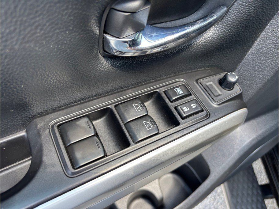 Used 2019 Nissan Titan SV RWD image 17