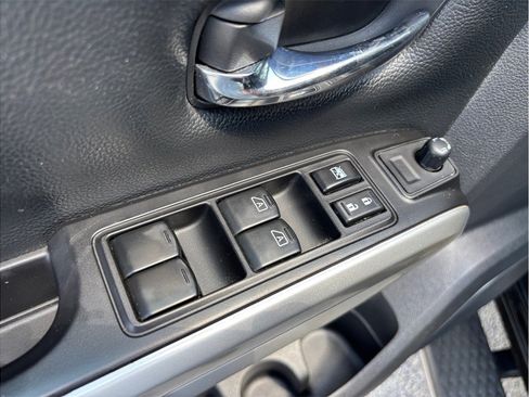 Used 2019 Nissan Titan SV RWD image 17