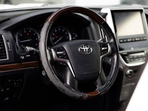 Used 2016 Toyota Land Cruiser AWD/4WD image 14