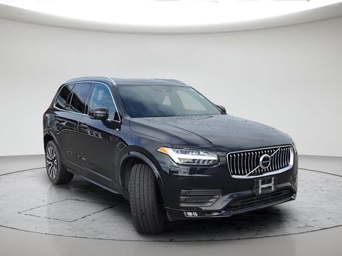 Used 2021 Volvo XC90 T6 Momentum w/ Climate Package AWD/4WD image 3