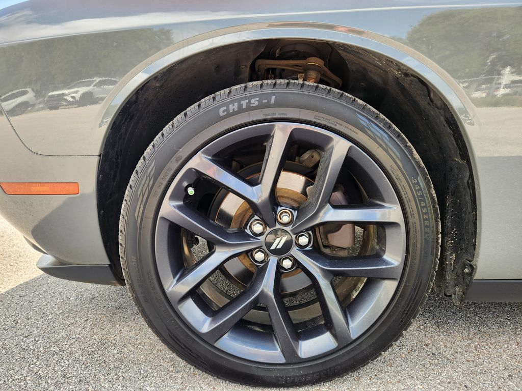 Used 2019 Dodge Challenger SXT w/ Blacktop Package RWD image 7