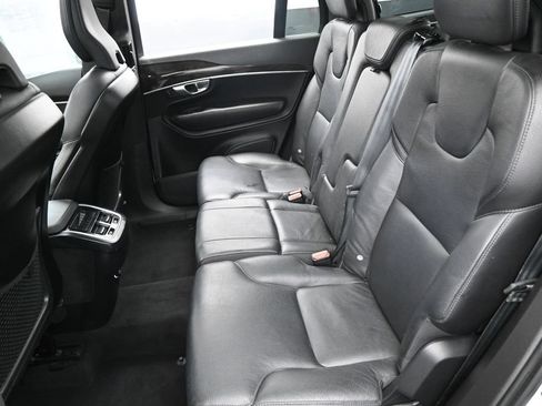 Used 2019 Volvo XC90 T6 Momentum AWD/4WD image 25