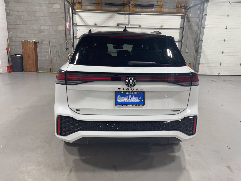 New 2026 Volkswagen Tiguan SE R-Line AWD/4WD image 4