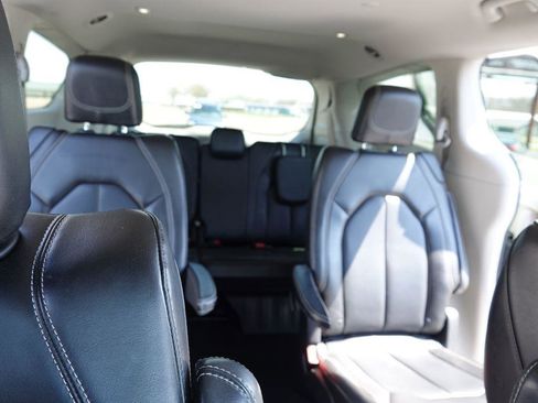 Used 2020 Chrysler Voyager Lxi image 44