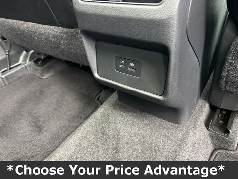 Used 2023 Nissan Rogue SV w/ SV Premium Package image 25