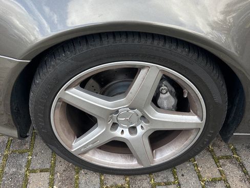 Used 2009 Mercedes-Benz E 350 Sedan image 29