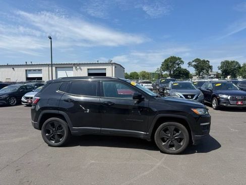 Used 2020 Jeep Compass Latitude AWD/4WD image 3