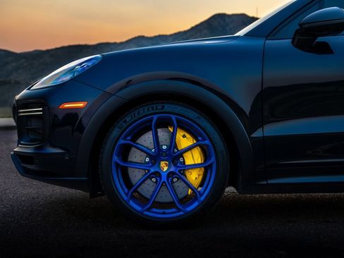 Certified 2023 Porsche Cayenne Turbo GT AWD/4WD image 6