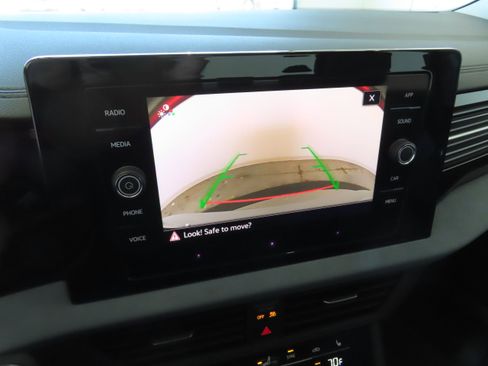 New 2026 Volkswagen Jetta SE FWD image 19