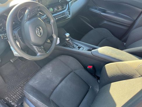 Used 2019 Toyota C-HR LE image 3