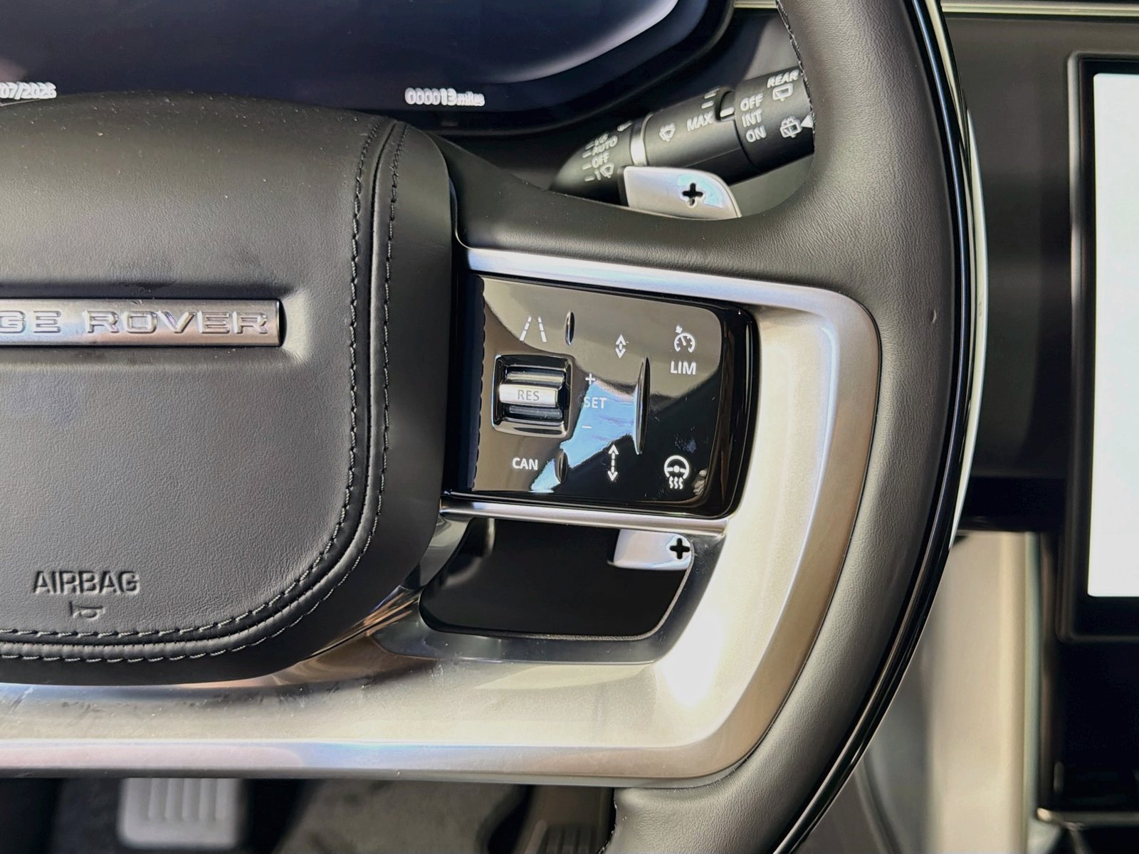 New 2026 Land Rover Range Rover SE AWD/4WD image 13