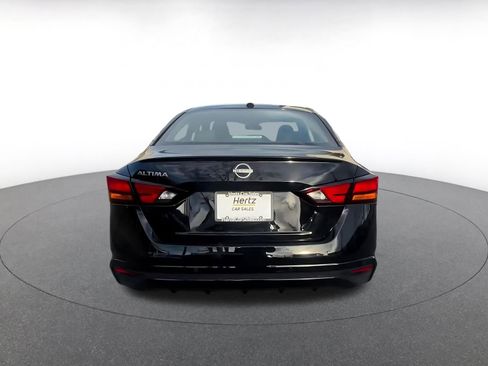 Used 2025 Nissan Altima 2.5 SV image 12