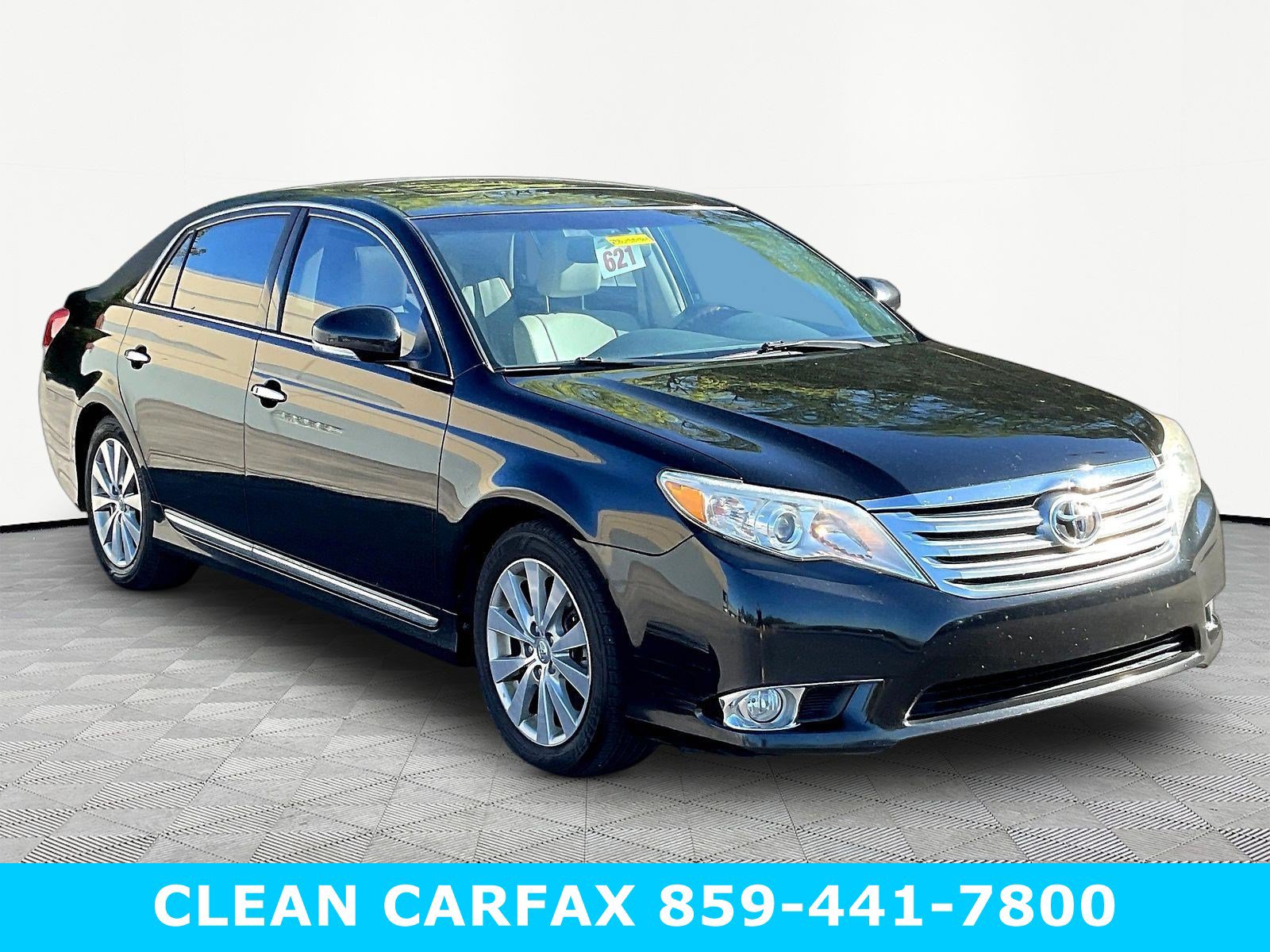 Used 2011 Toyota Avalon Limited FWD image 3