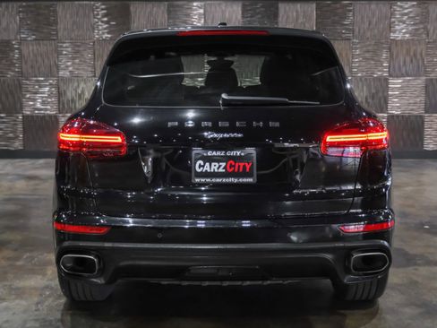 Used 2018 Porsche Cayenne AWD/4WD image 8