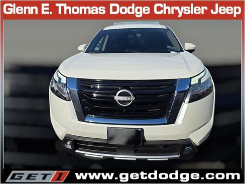 Used 2022 Nissan Pathfinder SL image 2