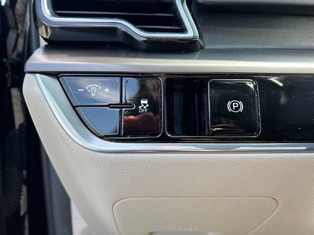 Certified 2023 Kia Sportage EX FWD image 11