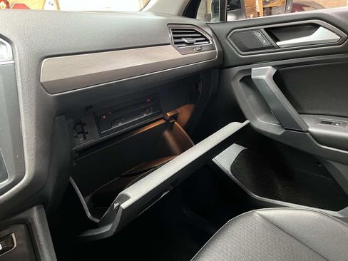 Used 2019 Volkswagen Tiguan SEL AWD/4WD image 18