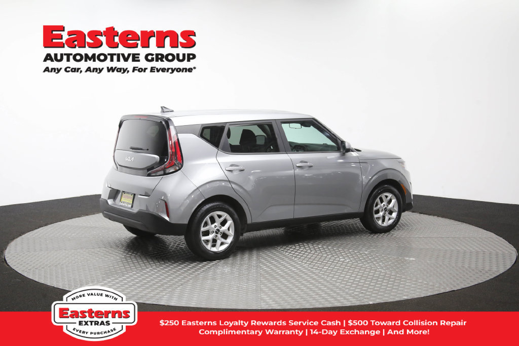 Used 2023 Kia Soul LX w/ LX Technology Package FWD image 43