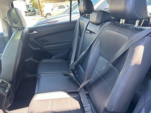 Used 2019 Volkswagen Tiguan SE w/ Panoramic Sunroof Package FWD image 15