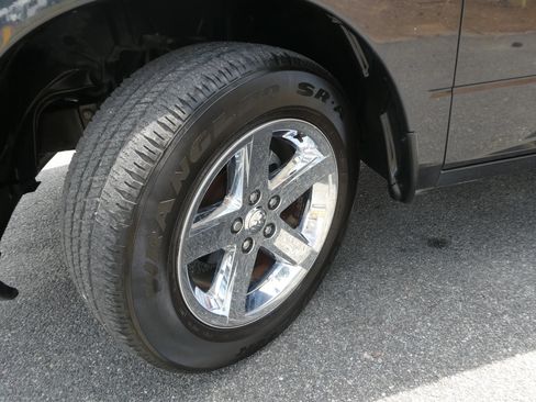 Used 2014 RAM 1500 Express RWD image 27