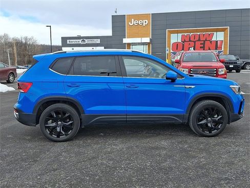 Used 2023 Volkswagen Taos SE image 11