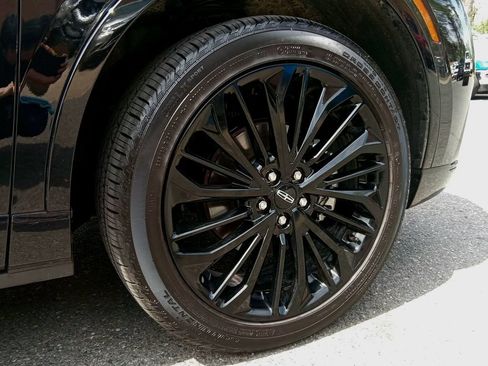 Certified 2025 Lincoln Corsair Reserve w/ Jet Appearance Package AWD/4WD image 13