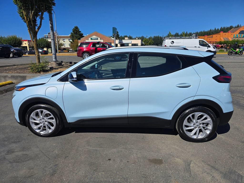 Used 2022 Chevrolet Bolt EUV LT w/ Driver Confidence Package FWD image 4