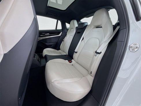New 2026 Porsche Panamera image 24